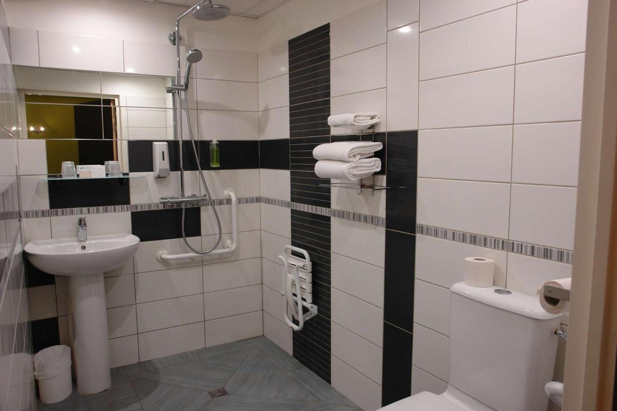 Brit Hotel Confort Rouen Centre Bagian luar foto